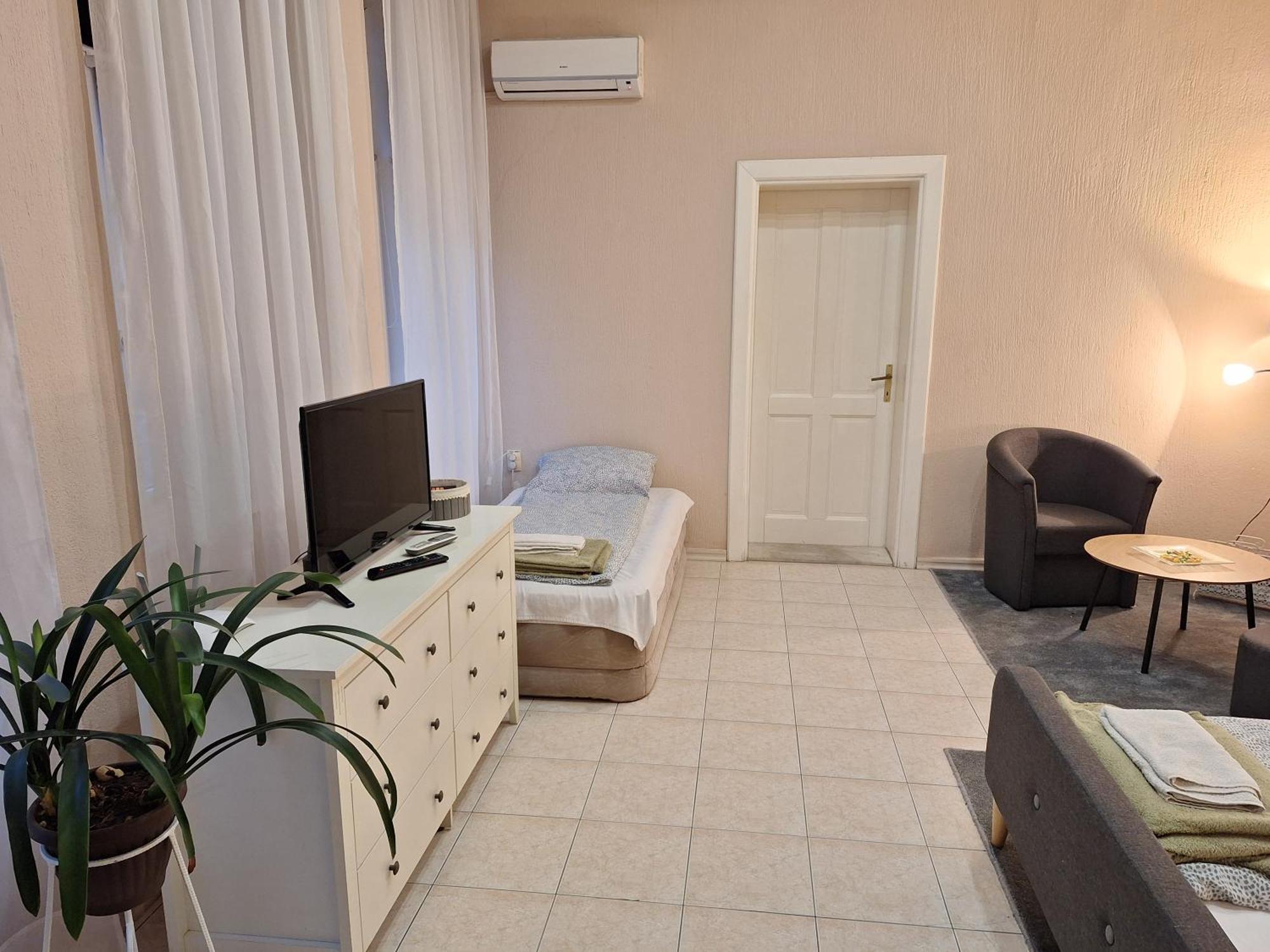 Mainstreet Apartman Суботица Экстерьер фото